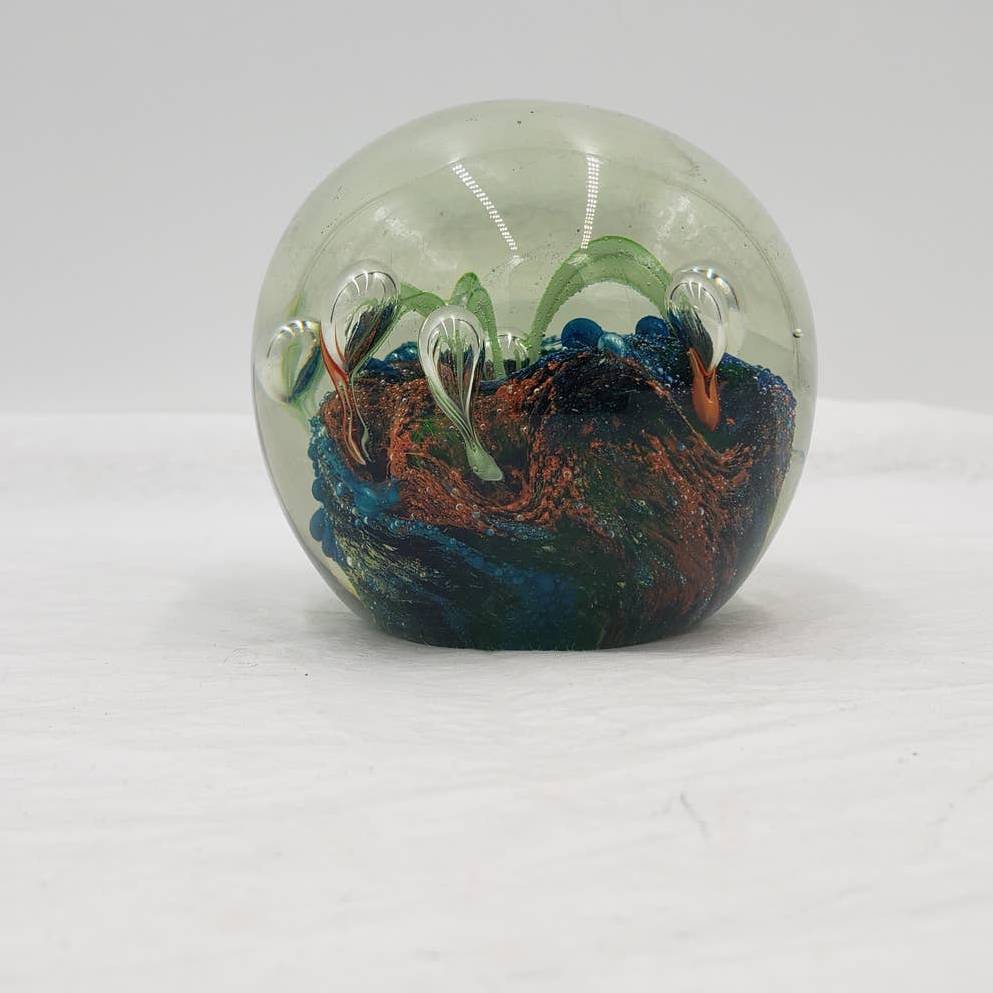 Stunning Dynasty Gallery Art Glass Heirloom Collectibles Decor Paperweight