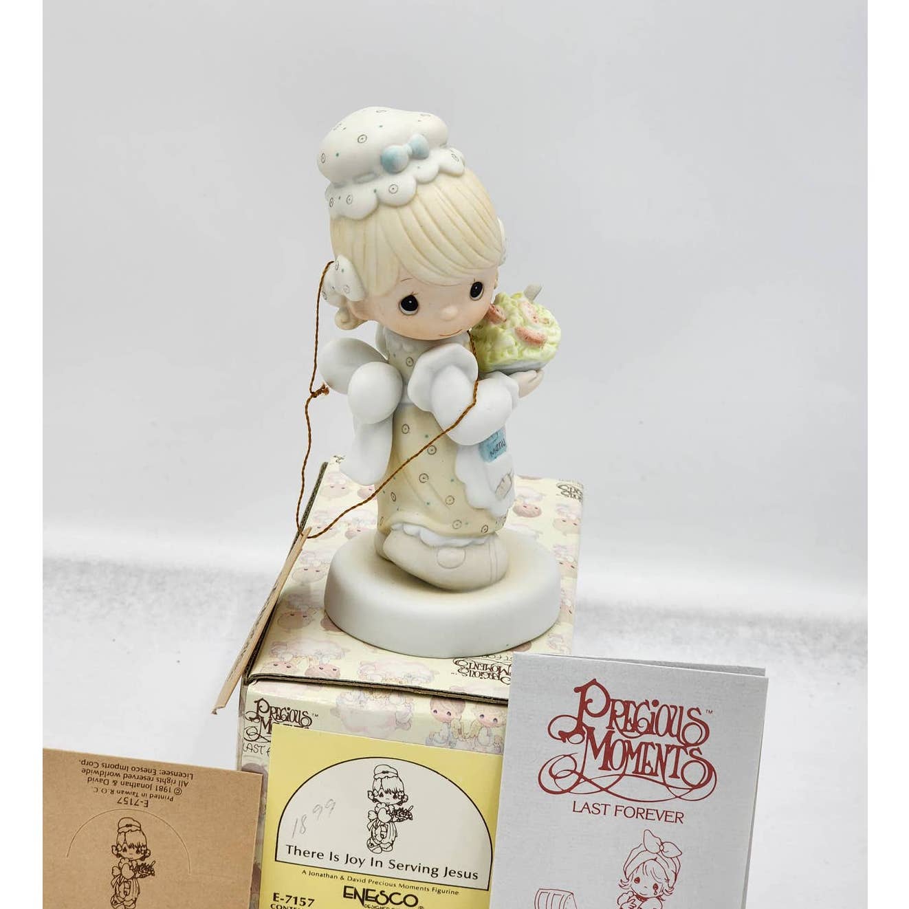 Precious Moments Figurine There Is Joy In Serving Jesus E-7157 Vintage Box Tags