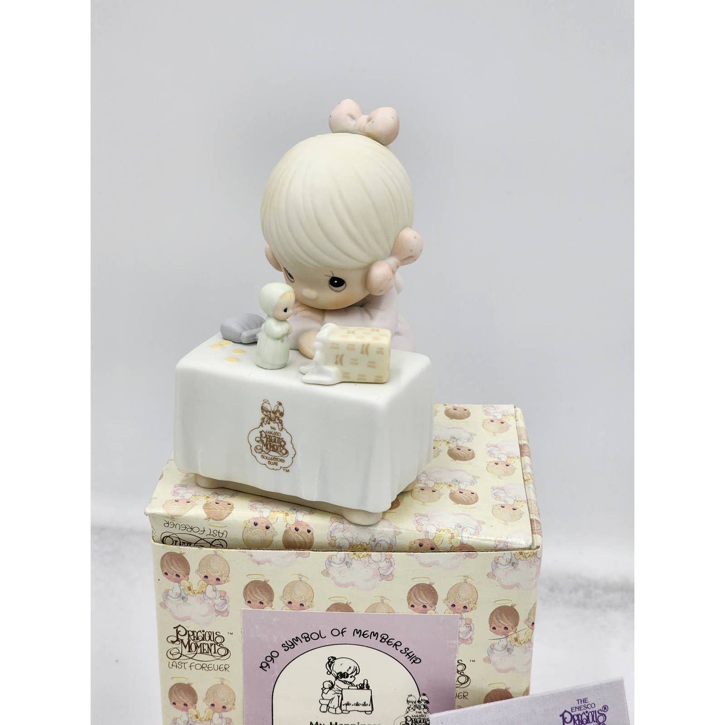 Precious Moments Figurine My Happiness C0010 1990 Symbol Membership Box Tag