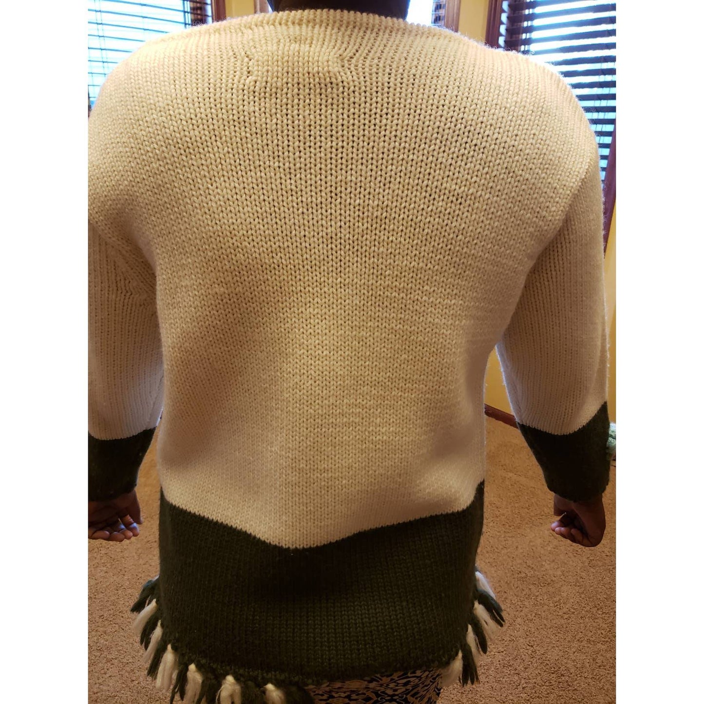 Vintage 3D Flower Fringe Hem Sweater - Fully Fashioned Tarrri - Size Medium