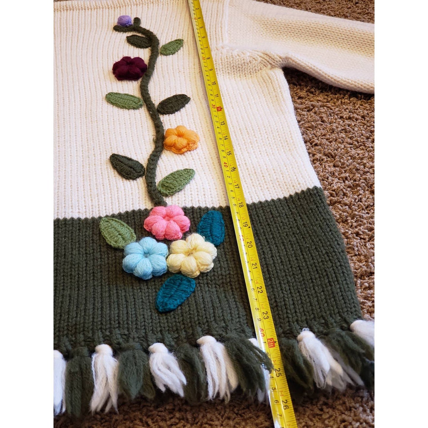 Vintage 3D Flower Fringe Hem Sweater - Fully Fashioned Tarrri - Size Medium